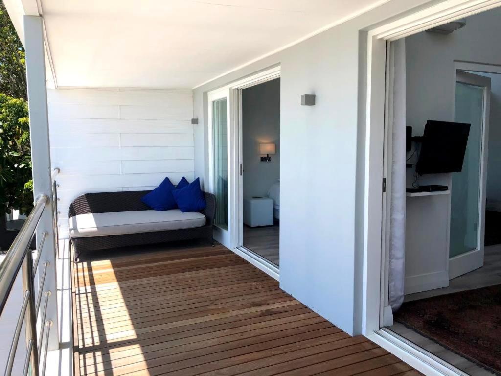 Camps Bay Loft With Stunning Mountain And Ocean Views Apartment Cape Town Luaran gambar