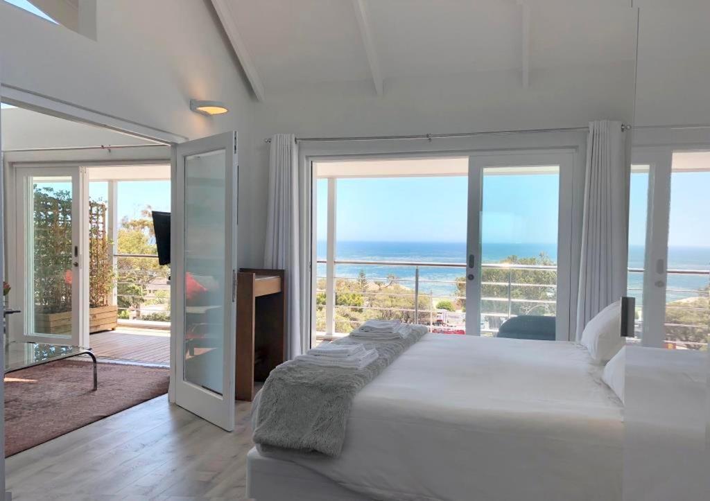 Camps Bay Loft With Stunning Mountain And Ocean Views Apartment Cape Town Luaran gambar