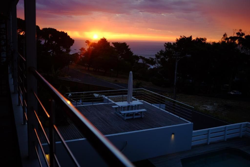 Camps Bay Loft With Stunning Mountain And Ocean Views Apartment Cape Town Luaran gambar
